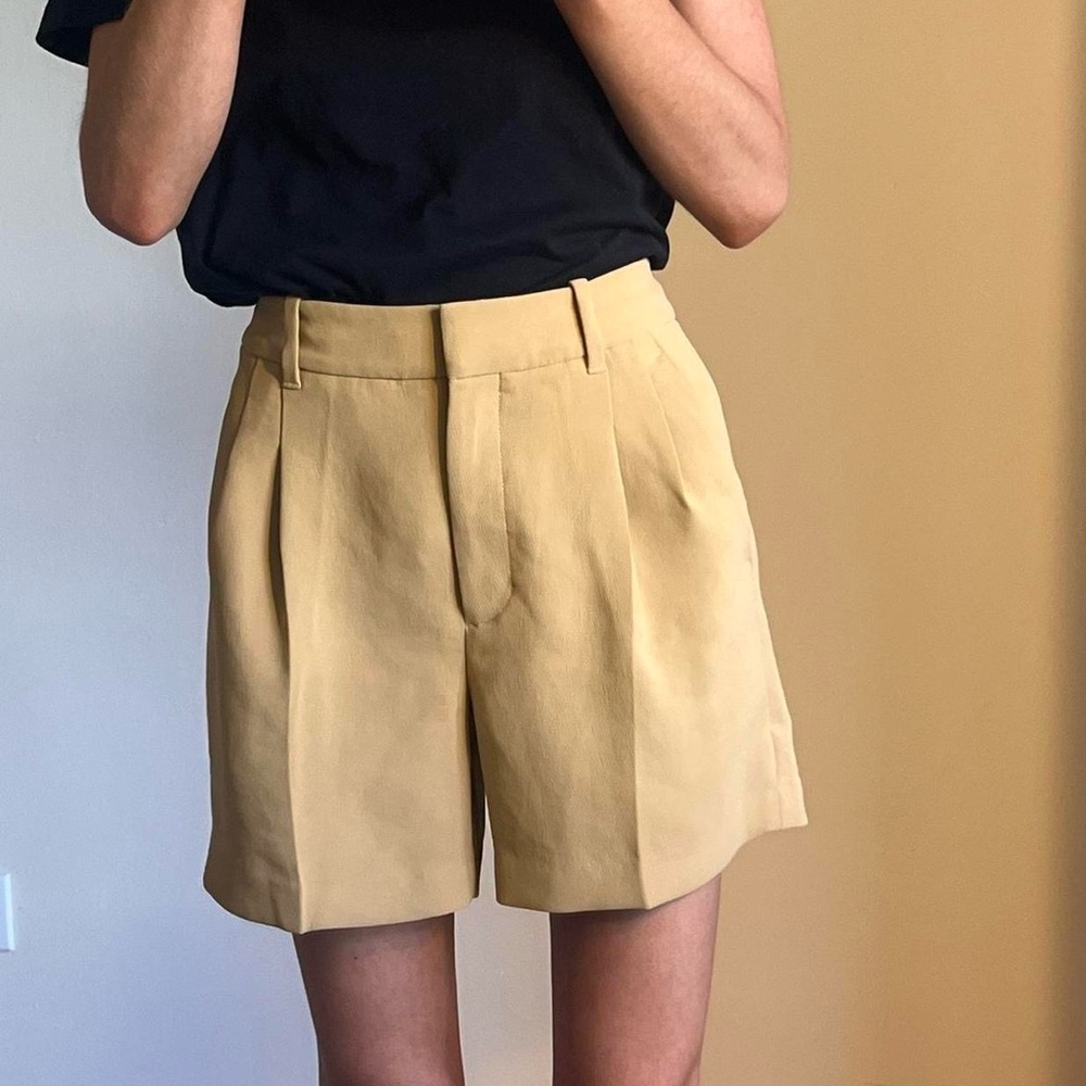 Aritzia Effortless Shorts